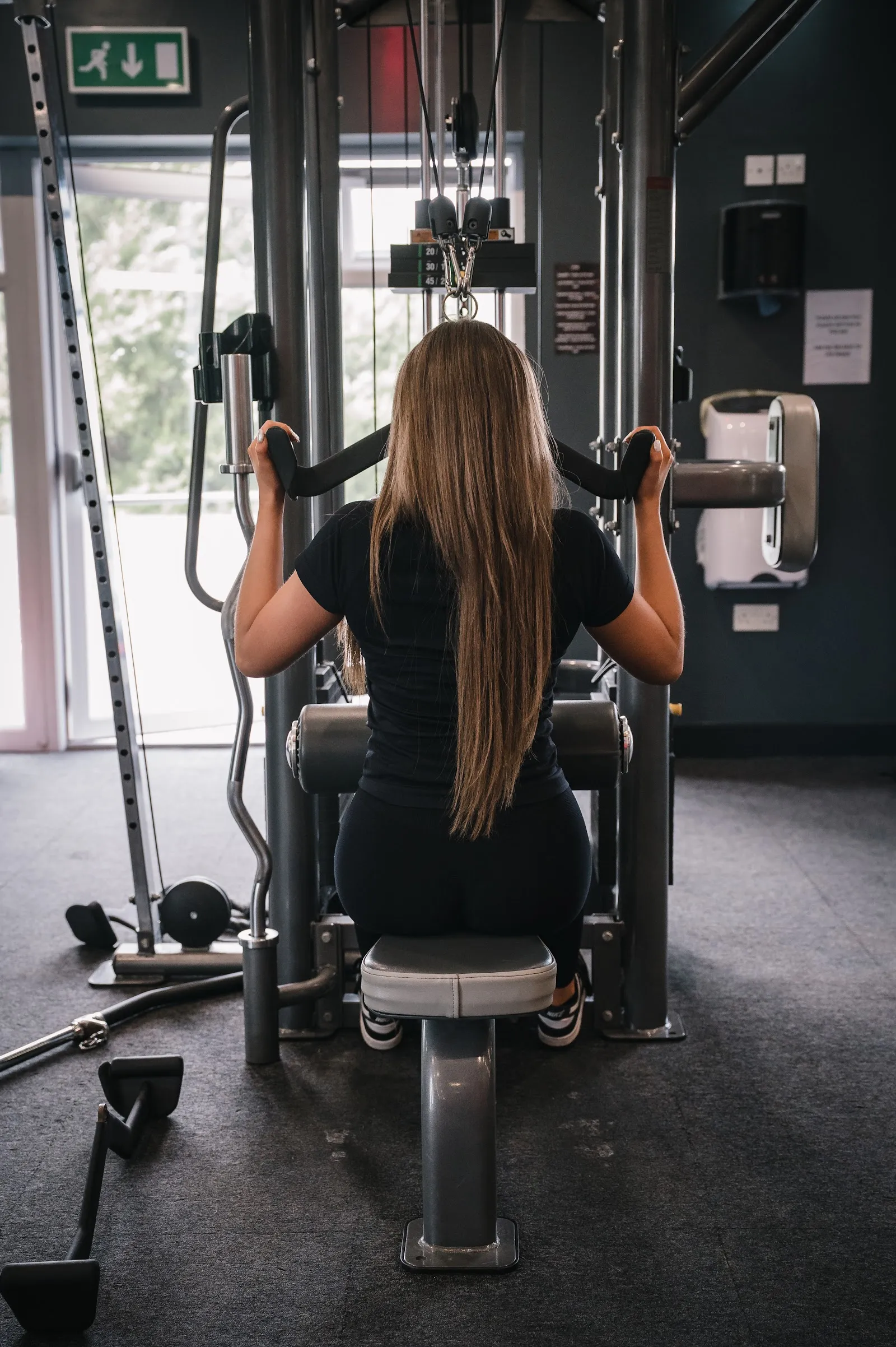 Lat pulldown training at Eclipse